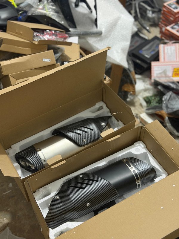 R1M exhaust