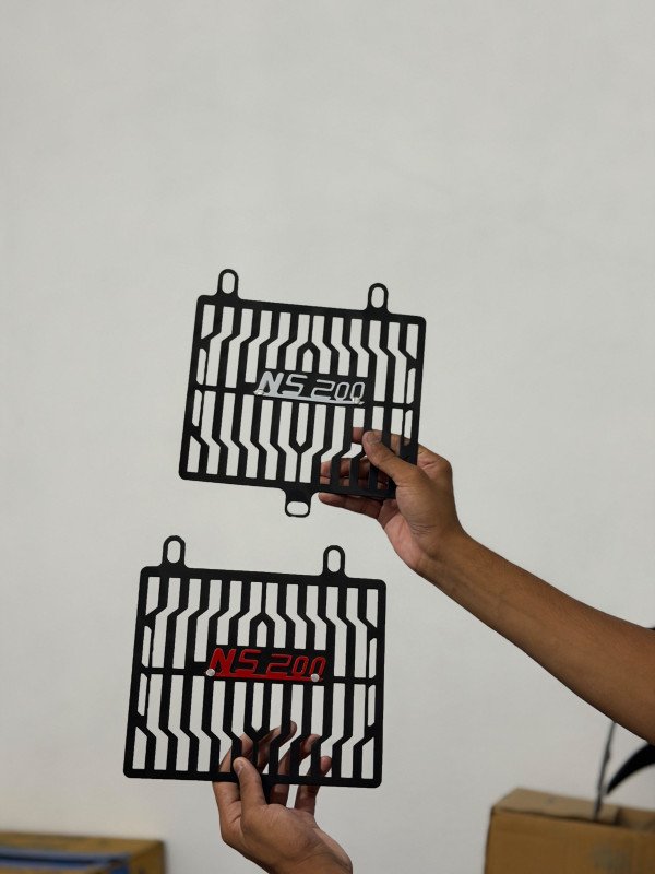 NS200 Radiator Guard black